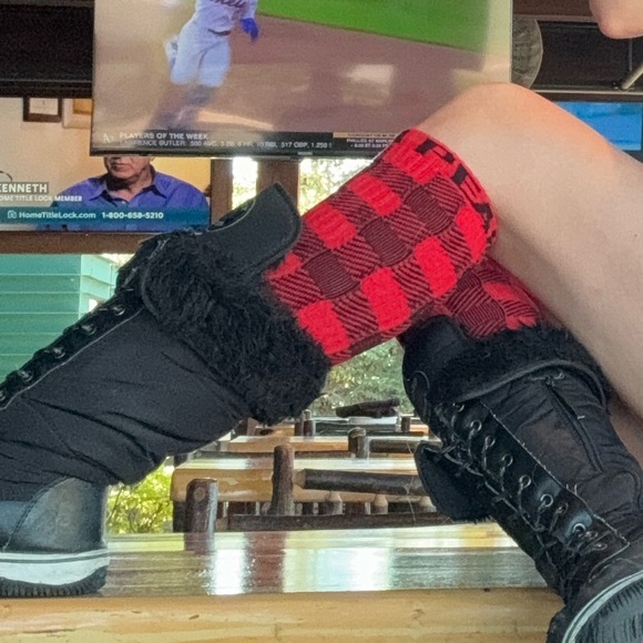 Official Twin Peaks Socks - Picture 2 of 2